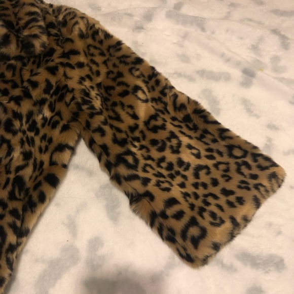 FOREVER 21 FAUX FUR 3/4 Sleeve Cheetah Coat. SIZE(S) - Picture 11 of 17